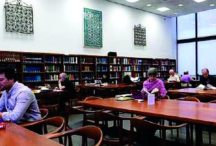 Library with 3100+ volumes at top nursing college in Jharkhand